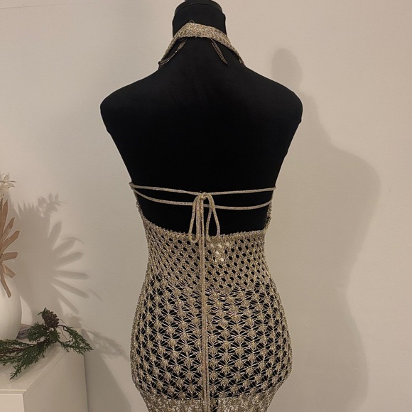 Elegant Gold Halter Maxi Dress - Picture 4 of 4